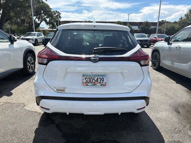 Used 2023 Nissan Kicks S FWD image 5