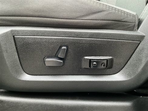 Certified 2024 RAM 3500 Big Horn image 28