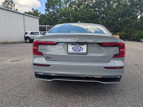 Used 2024 Volvo S60 B5 Core image 5