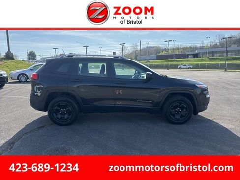 Used 2014 Jeep Cherokee Sport w/ Cold Weather Group AWD/4WD image 1