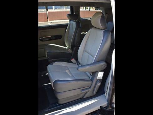 Used 2016 Kia Sedona SX image 20