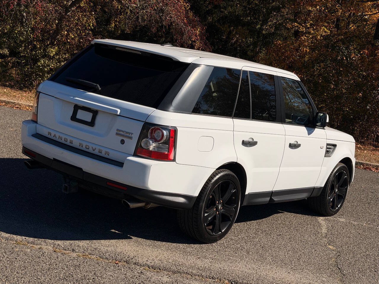 Used 2011 Land Rover Range Rover Sport Supercharged AWD/4WD image 31