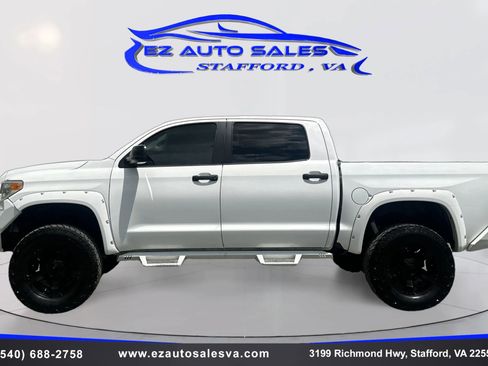 Used 2015 Toyota Tundra SR5 w/ SR5 Upgrade Package AWD/4WD image 8