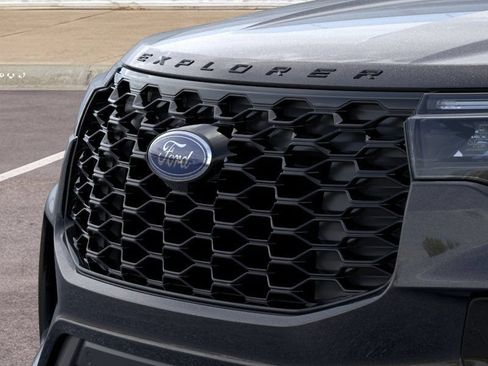 New 2026 Ford Explorer ST-Line w/ ST-Line Street Pack AWD/4WD image 17