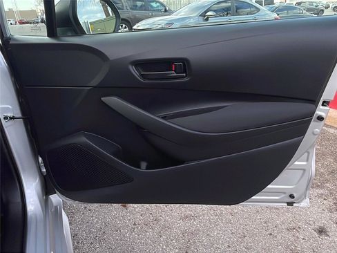 Used 2025 Toyota Corolla LE image 13