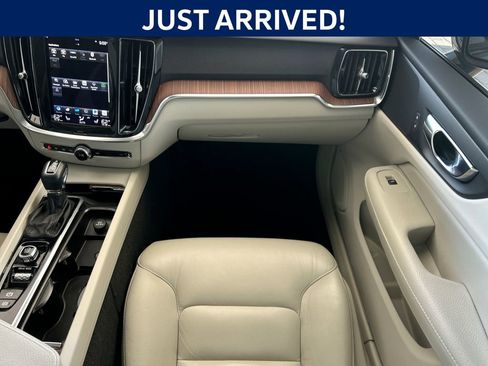 Used 2021 Volvo S60 T5 Momentum w/ Premium Package FWD image 35