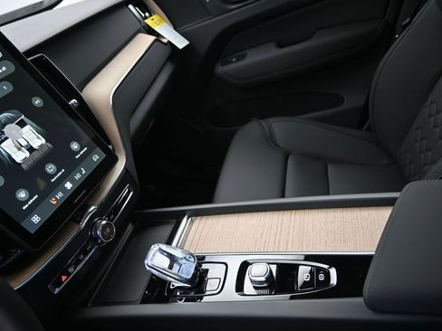 New 2026 Volvo XC60 T8 Plus w/ Protection Package Premier AWD/4WD image 17