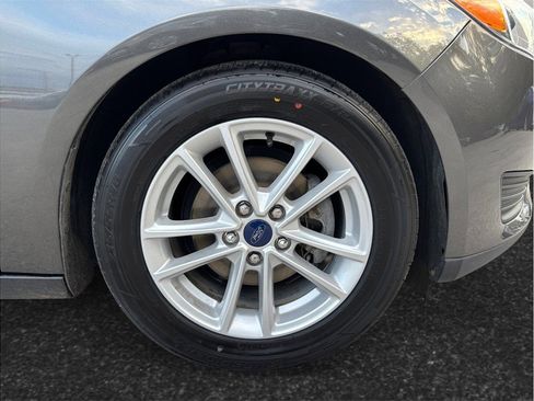 Used 2018 Ford Focus SE image 12
