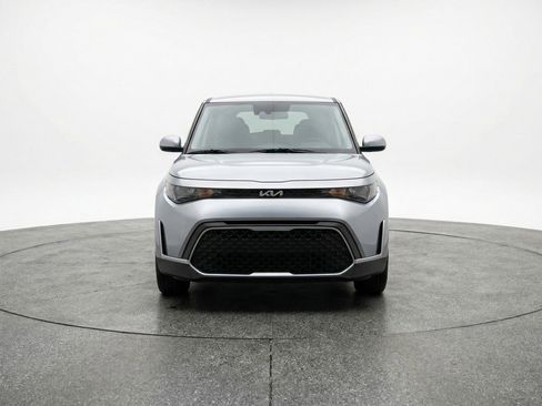 Used 2025 Kia Soul LX w/ LX Technology Package FWD image 2