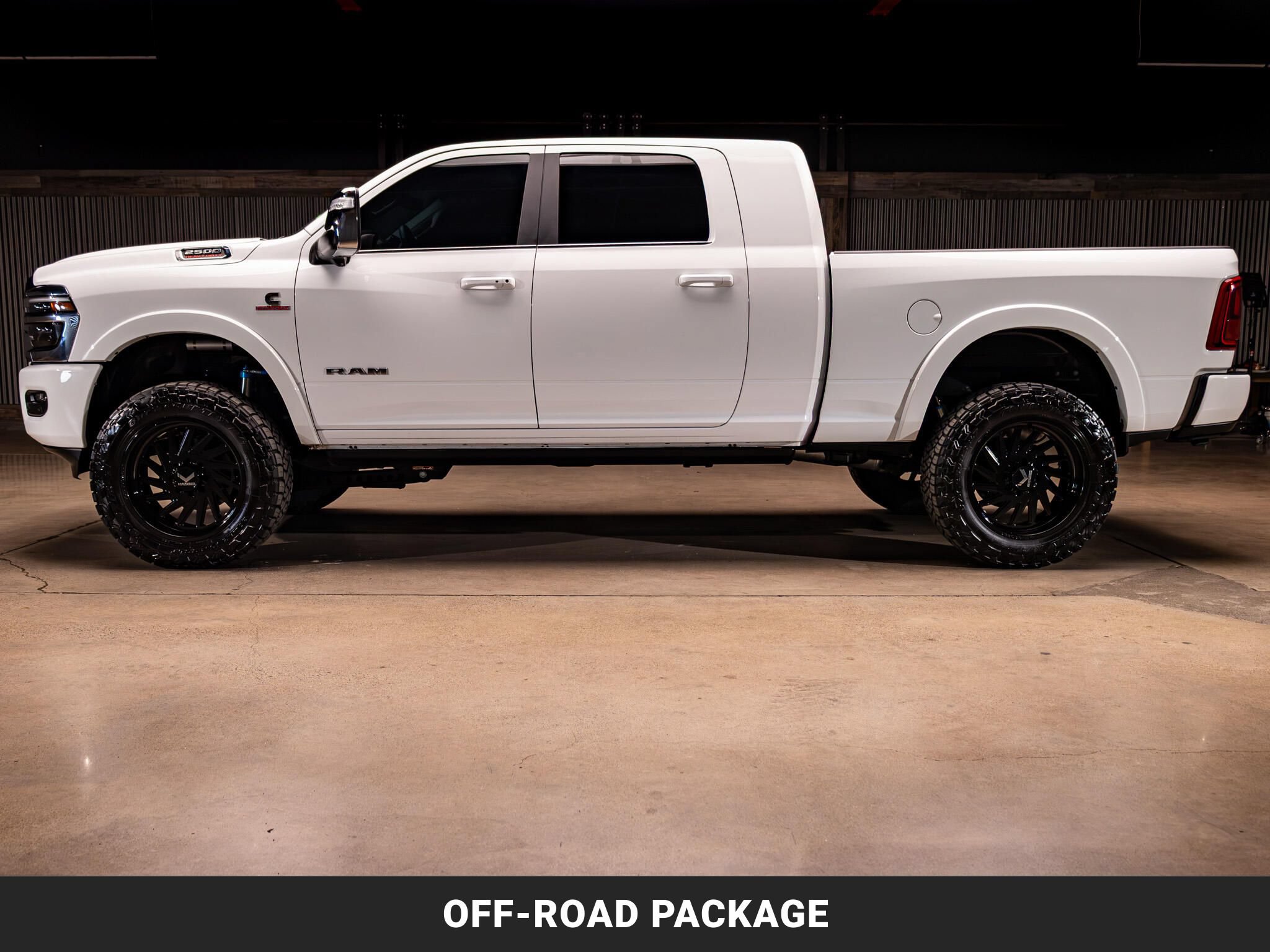 Used 2025 RAM 2500 Limited AWD/4WD image 5