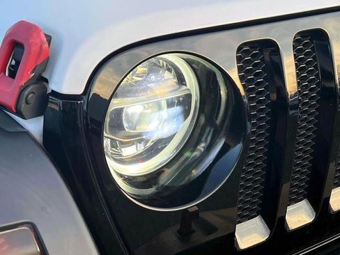 Used 2020 Jeep Wrangler Unlimited Sport image 9