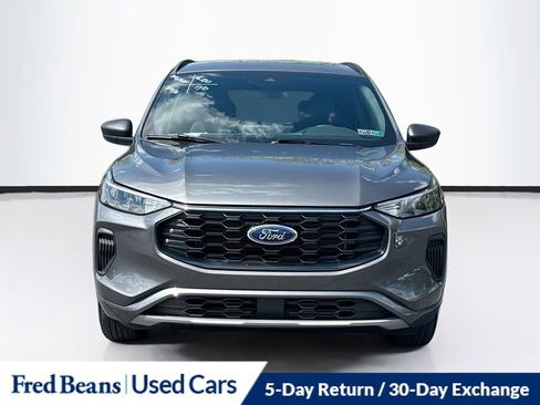 Used 2023 Ford Escape ST-Line w/ Tech Pack #1 AWD/4WD image 2