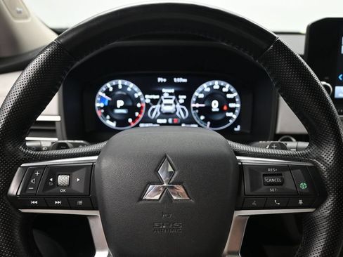 Used 2023 Mitsubishi Outlander SEL AWD/4WD image 14