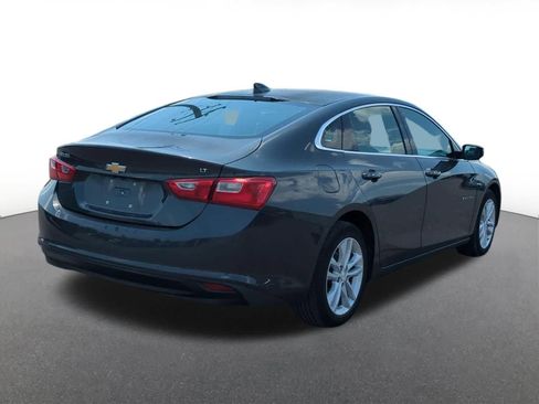 Used 2017 Chevrolet Malibu LT FWD image 6
