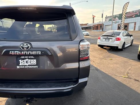 Used 2016 Toyota 4Runner SR5 Premium AWD/4WD image 10