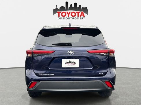 Used 2022 Toyota Highlander XLE image 6