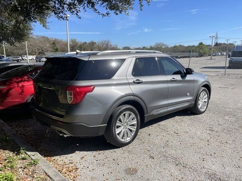 Used 2024 Ford Explorer King Ranch w/ Technology Package image 3