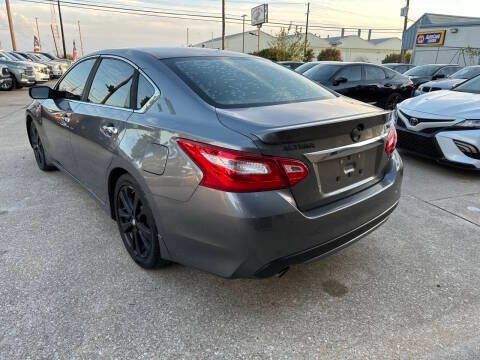 Used 2016 Nissan Altima 2.5 SR FWD image 9