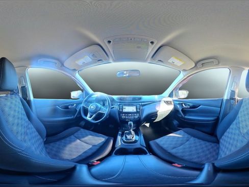 Used 2018 Nissan Rogue Sport SV w/ SV Technology Package image 35