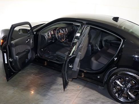 Used 2023 Dodge Charger SXT w/ Blacktop Package image 5