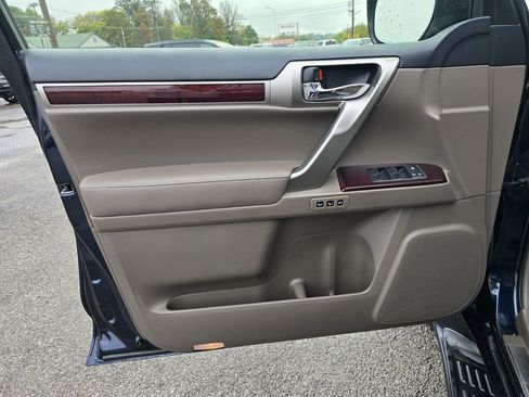 Used 2017 Lexus GX 460 image 16