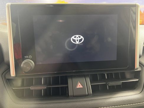 Certified 2025 Toyota RAV4 XLE FWD image 17