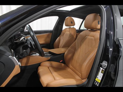 Used 2023 BMW 540i xDrive w/ M Sport Package AWD/4WD image 5