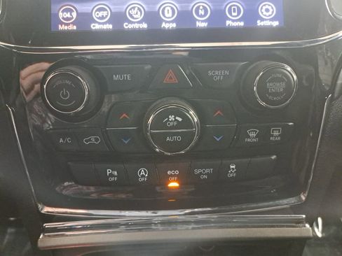 Used 2022 Jeep Grand Cherokee Laredo X AWD/4WD image 22