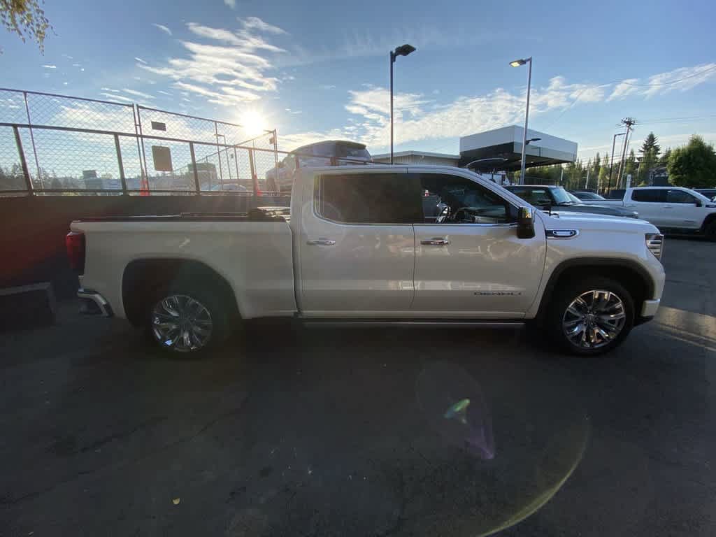 Used 2022 GMC Sierra 1500 Denali w/ Denali Reserve Package AWD/4WD image 7