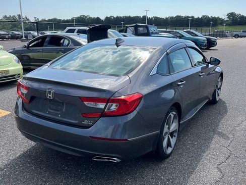 Used 2018 Honda Accord Touring image 6