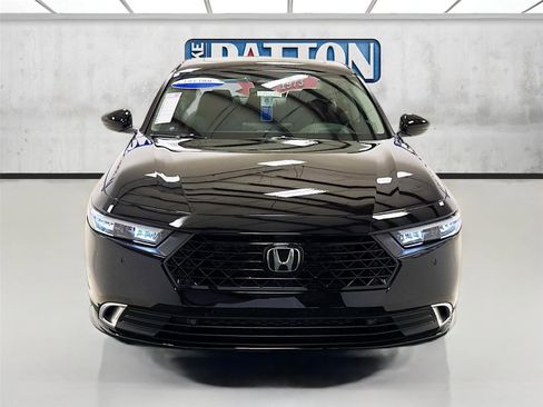 Used 2025 Honda Accord Touring image 2