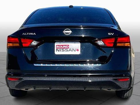 Certified 2023 Nissan Altima 2.5 SV image 5