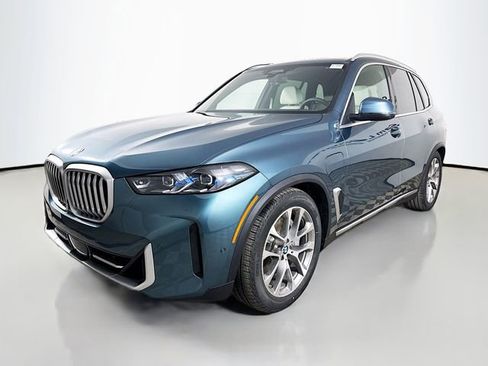 New 2026 BMW X5 xDrive50e image 3
