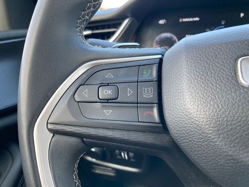 Used 2023 Jeep Grand Cherokee Laredo image 15