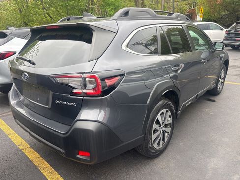 Used 2024 Subaru Outback Premium AWD/4WD image 4