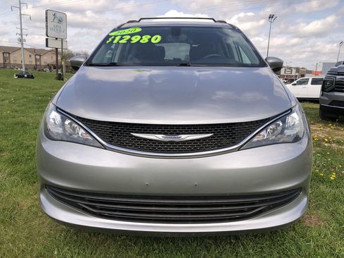Used 2020 Chrysler Voyager Lxi image 16