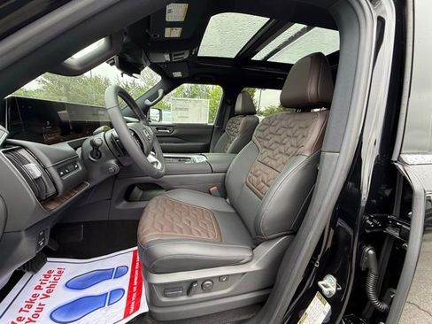 New 2025 Nissan Armada Platinum Reserve image 12