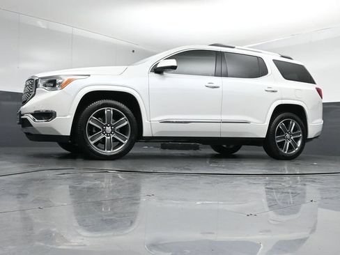 Used 2019 GMC Acadia Denali w/ Technology Package FWD image 41