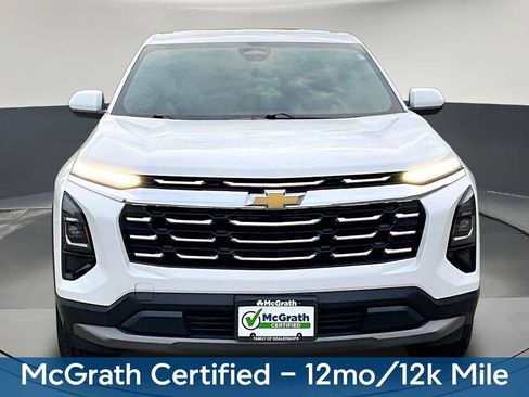 Used 2025 Chevrolet Equinox LT AWD/4WD image 2