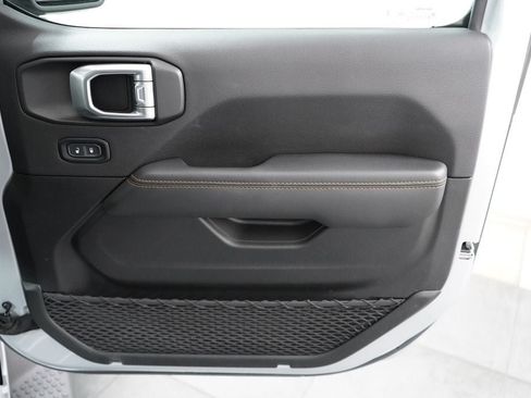 Used 2023 Jeep Wrangler Unlimited Sahara AWD/4WD image 29