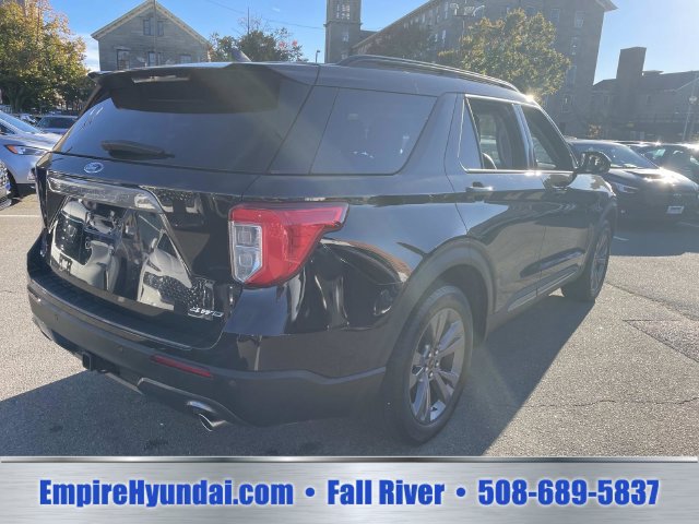 Used 2023 Ford Explorer XLT w/ Equipment Group 202A AWD/4WD image 9