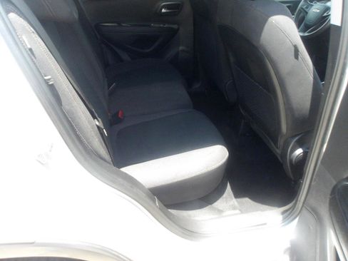 Used 2020 Chevrolet Trax LS w/ Tint and Cruise Package FWD image 8