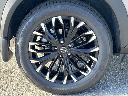 New 2026 Nissan Rogue SV image 7