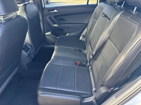Certified 2021 Volkswagen Tiguan SE R-Line image 30