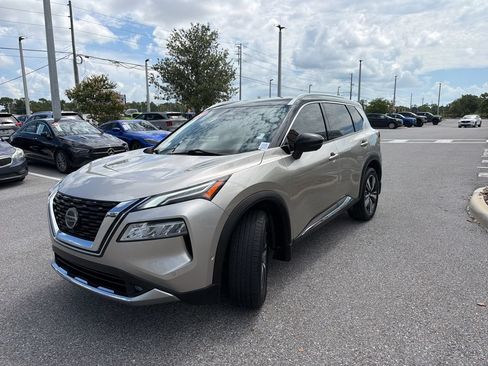 Used 2021 Nissan Rogue Platinum FWD image 3