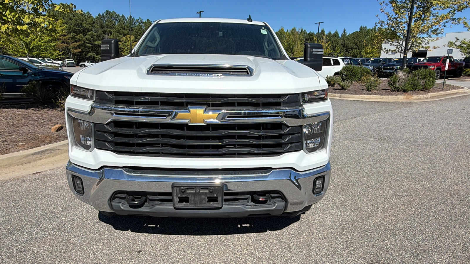 Used 2025 Chevrolet Silverado 2500 LT w/ Convenience Package AWD/4WD image 3