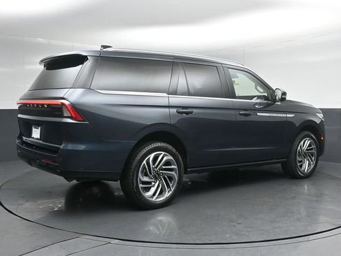 Certified 2025 Lincoln Navigator Reserve AWD/4WD image 7