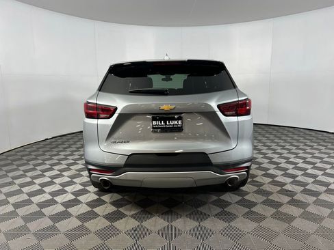 Used 2025 Chevrolet Blazer LT image 9