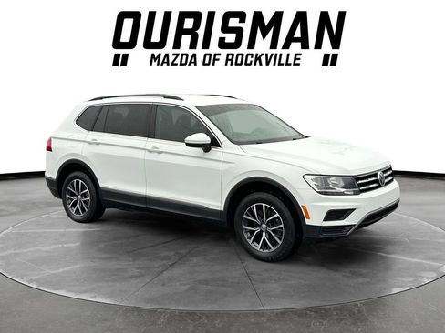 Used 2020 Volkswagen Tiguan SE image 1