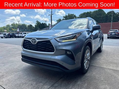 Used 2020 Toyota Highlander Limited FWD image 1